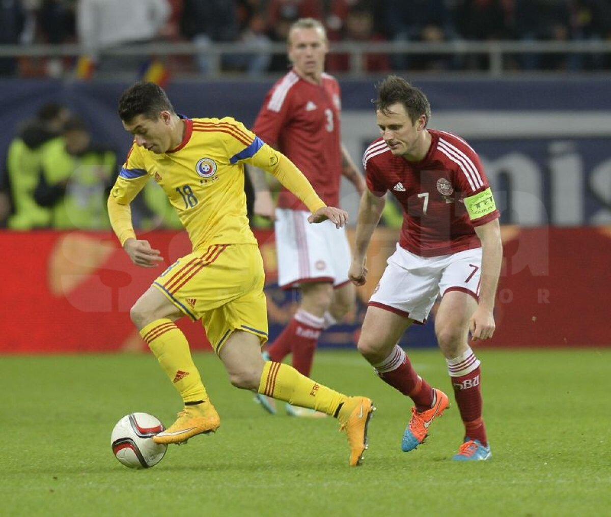 FOTO Distrugătorul de danezi! Claudiu Keşeru execută naţionala Danemarcei, iar România învinge cu 2-0