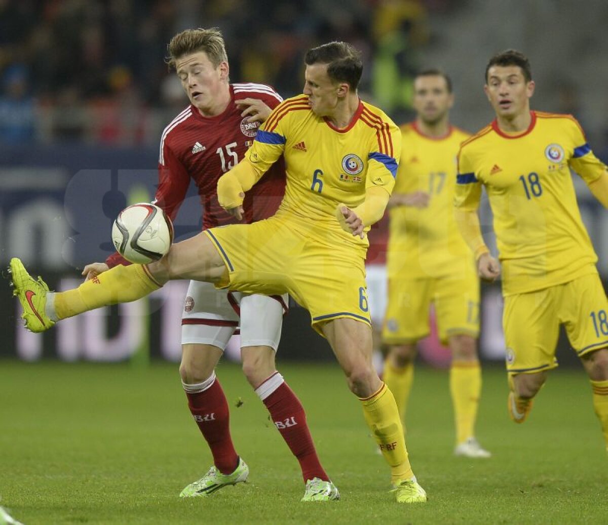 FOTO Distrugătorul de danezi! Claudiu Keşeru execută naţionala Danemarcei, iar România învinge cu 2-0