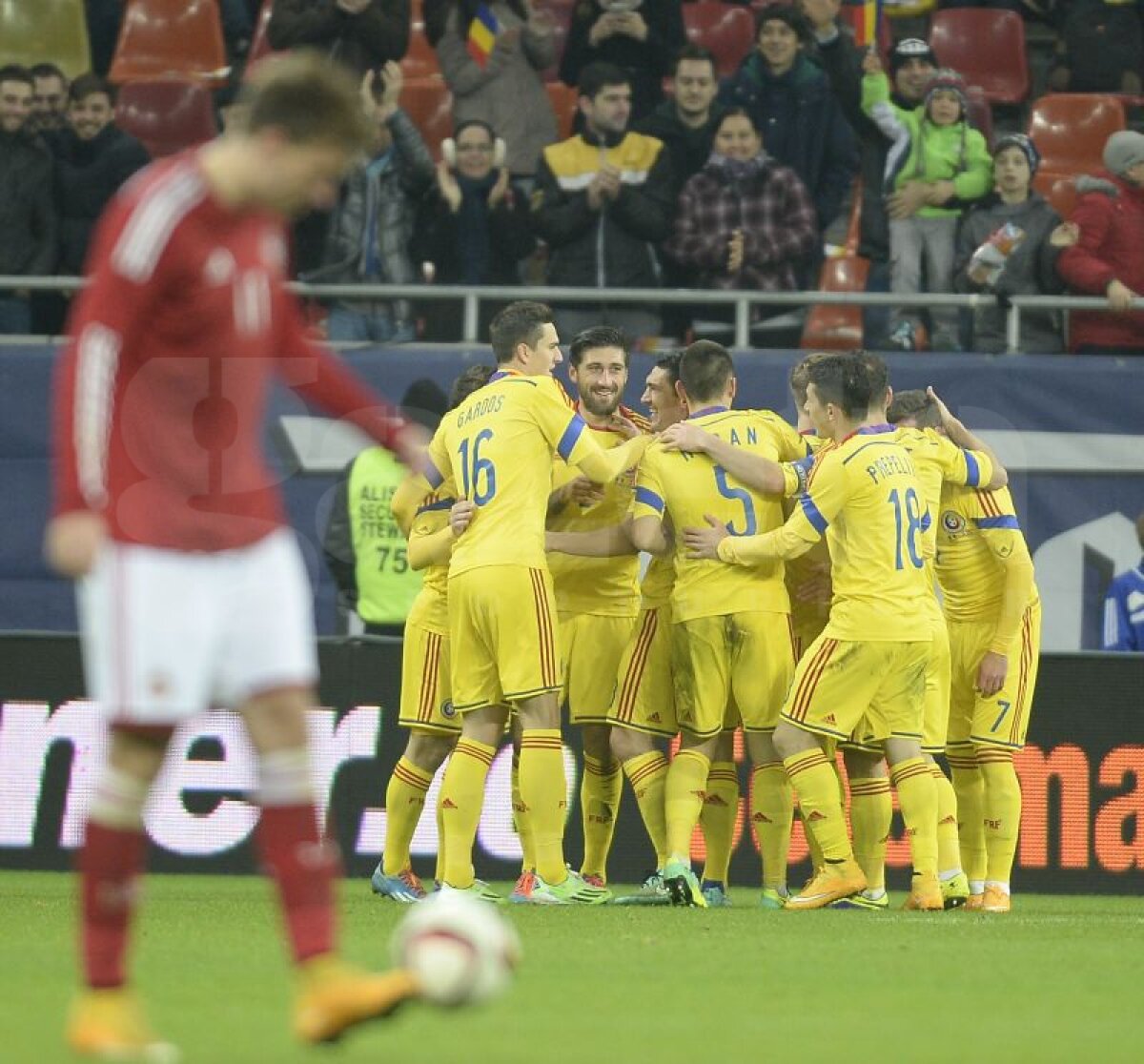 FOTO Distrugătorul de danezi! Claudiu Keşeru execută naţionala Danemarcei, iar România învinge cu 2-0