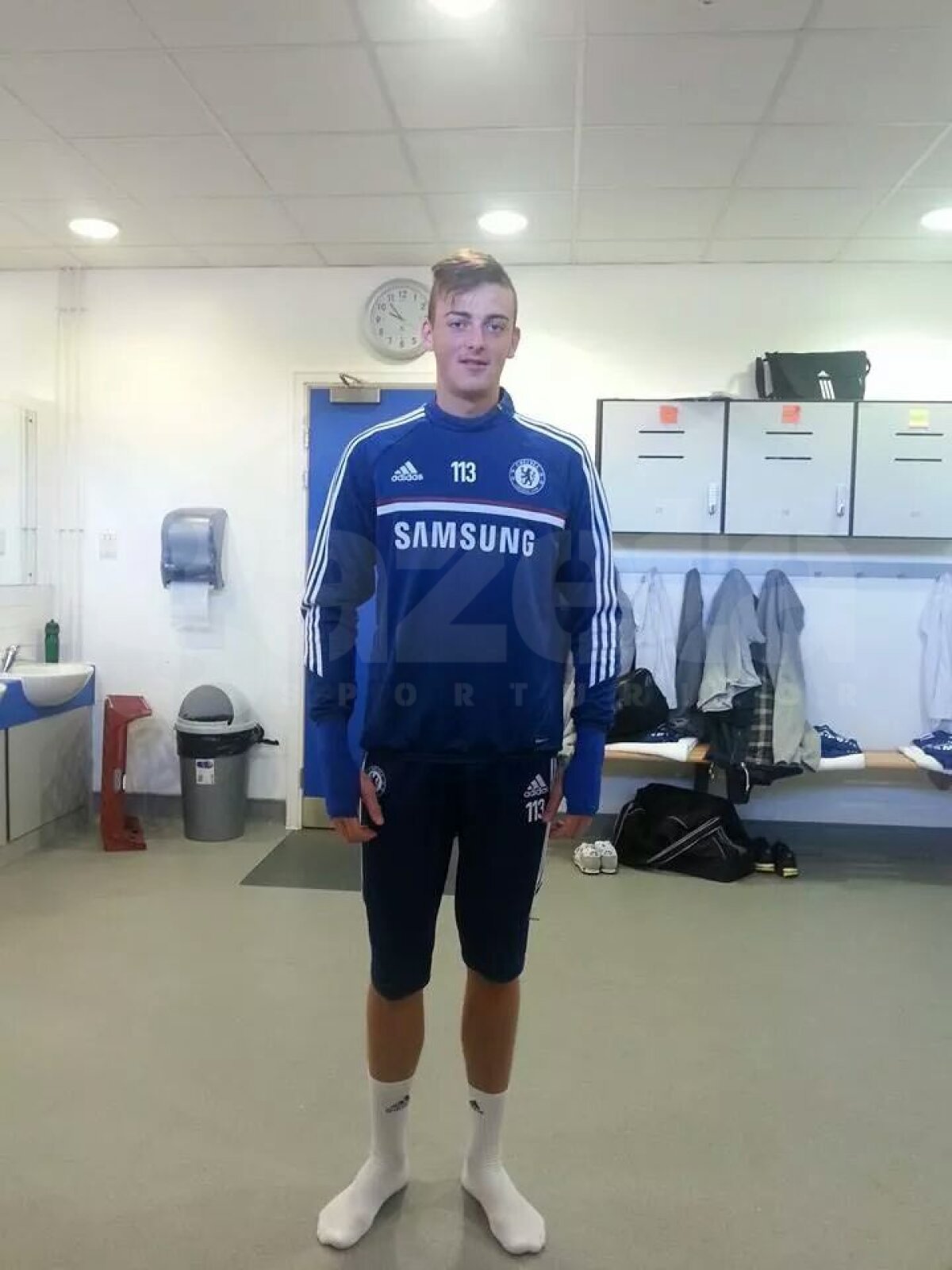 EXCLUSIV Dinamo s-a mişcat pe piaţa transferurilor » A luat un portar de 1,96 care a fost în curtea lui Chelsea