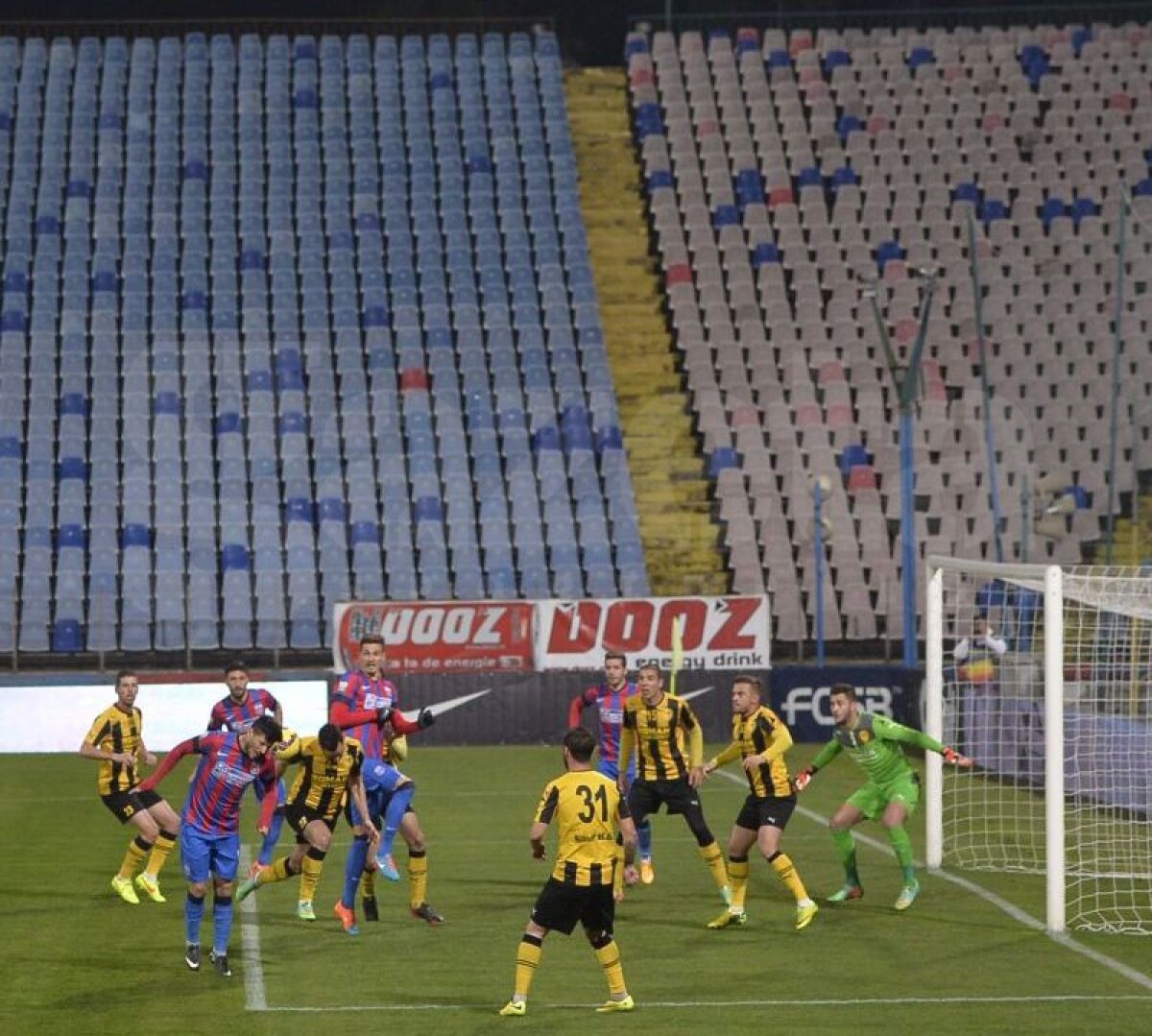 VIDEO şi FOTO » Steaua - FC Braşov 2-0 » Steaua continuă parcursul excelent în Liga 1