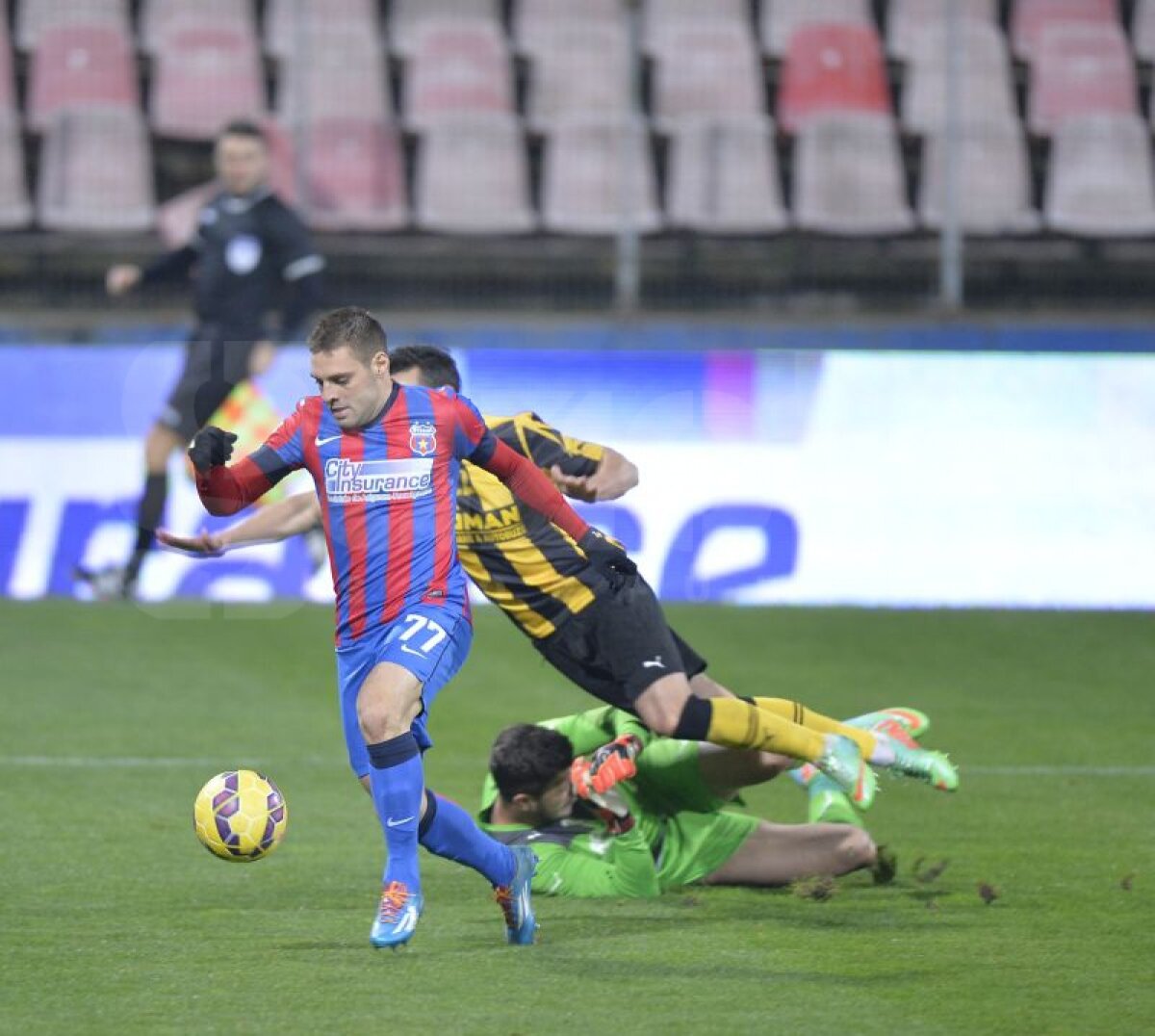 VIDEO şi FOTO » Steaua - FC Braşov 2-0 » Steaua continuă parcursul excelent în Liga 1