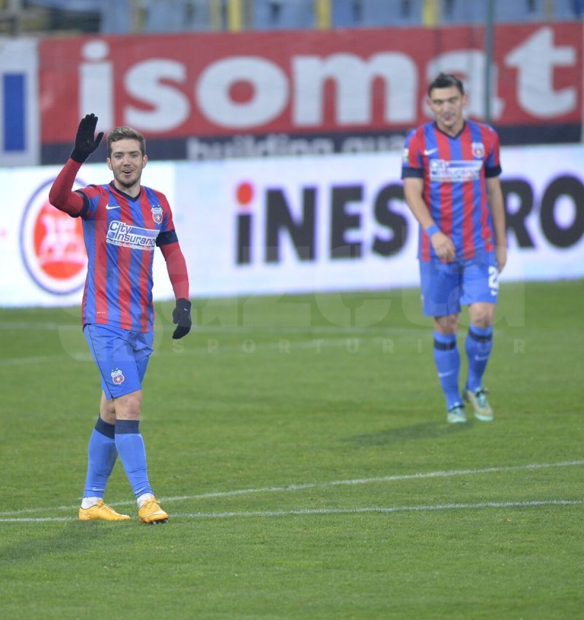 VIDEO şi FOTO » Steaua - FC Braşov 2-0 » Steaua continuă parcursul excelent în Liga 1