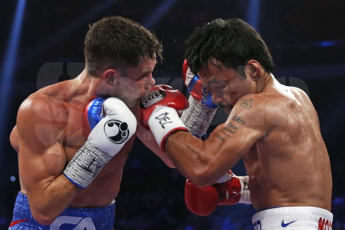 FOTO » Manny Pacquiao, tot mai aproape de un meci cu Floyd Mayweather » Filipinezul l-a învins pe Chris Algieri, după ce l-a trimis de 6 ori la podea!