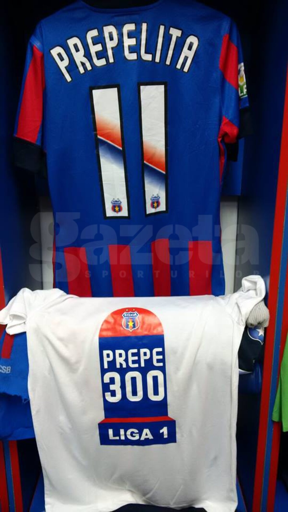 FOTO Sărbătoare în vestiar » Tricou special pentru Andrei Prepeliţă, ajuns la 300 de meciuri în Liga 1