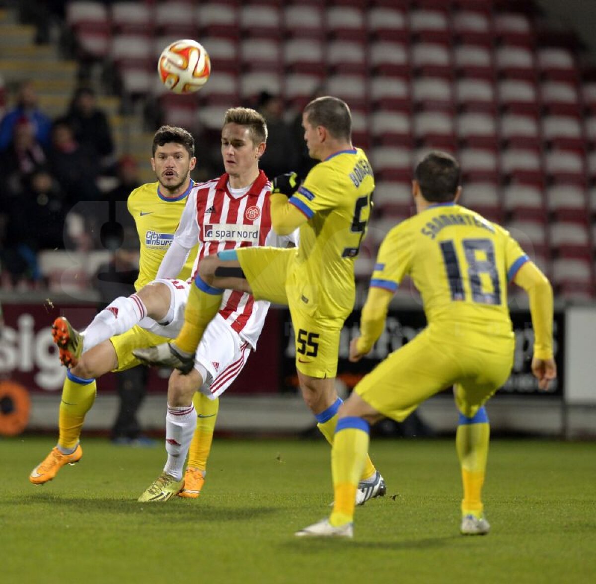 VIDEO şi FOTO Aalborg - Steaua 1-0 » Ratările lui Keşeru au îngropat Steaua, care are nevoie de un miracol pentru a se califica