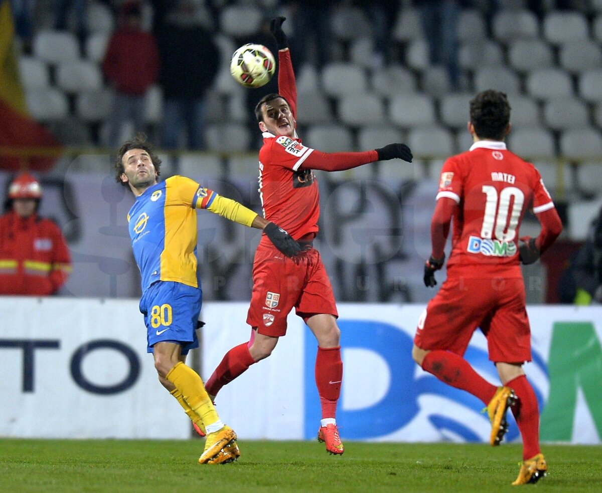 FOTO şi VIDEO Meciul portarilor! Dinamo şi Petrolul au terminat la egalitate, 0-0, doar datorită goalkeeperilor