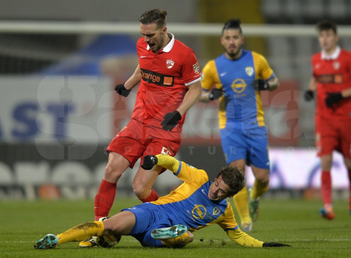 FOTO şi VIDEO Meciul portarilor! Dinamo şi Petrolul au terminat la egalitate, 0-0, doar datorită goalkeeperilor