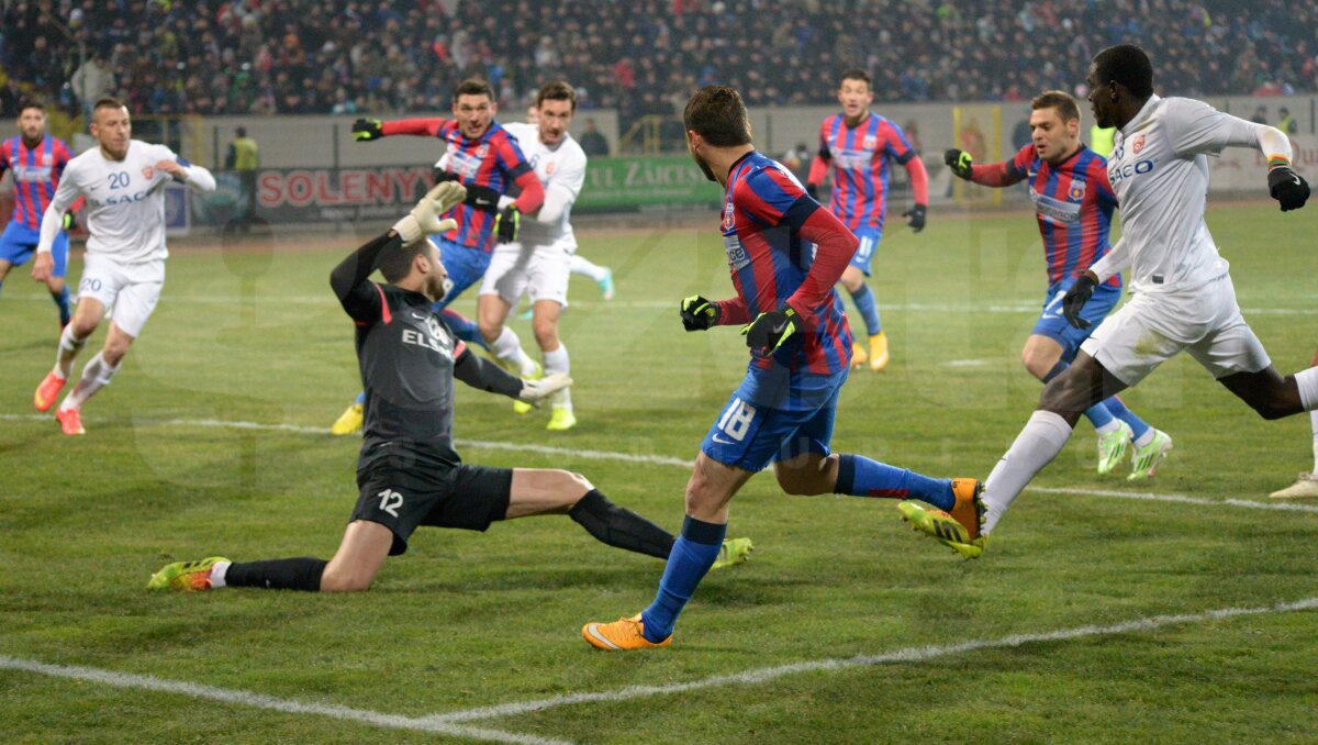 VIDEO+FOTO FC Botoşani - Steaua 0-2 » "Dubla" lui Andrei Prepeliţă îi trimite pe roş-albaştri la 7 puncte de locul 2