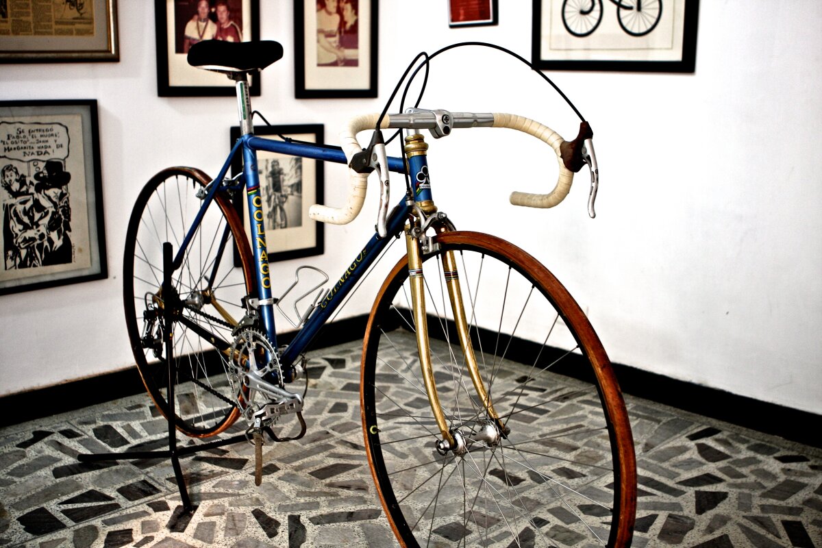 Cocaină, trafic cu pietre de mormânt, 4 gloanțe în cap într-o Mazda » Povestea fabuloasă a pasiunii ascunse a celui mai mare lord al drogurilor din istorie, Pablo Escobar