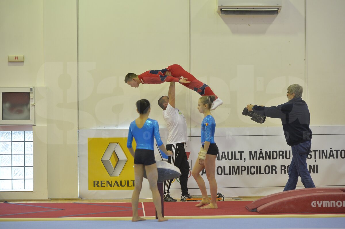 GALERIE FOTO Loturile de gimnastică şi sărituri cu schiurile au efectuat un antrenament comun