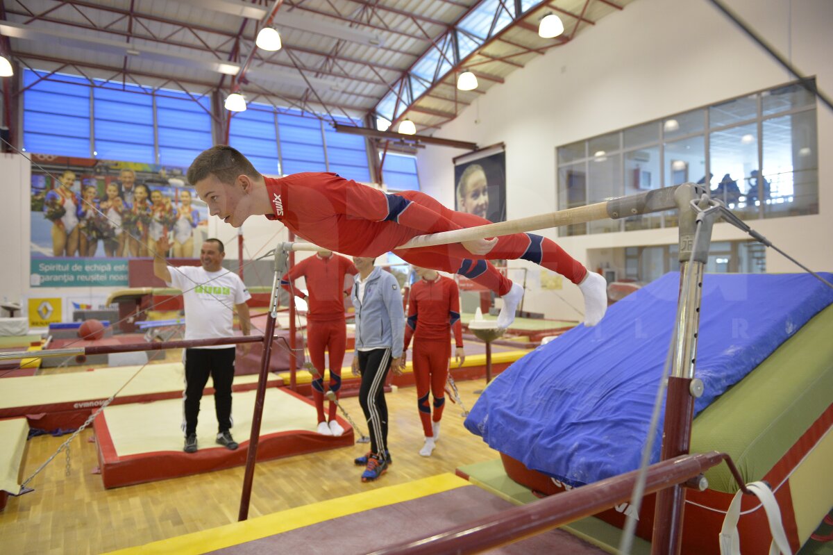 GALERIE FOTO Loturile de gimnastică şi sărituri cu schiurile au efectuat un antrenament comun