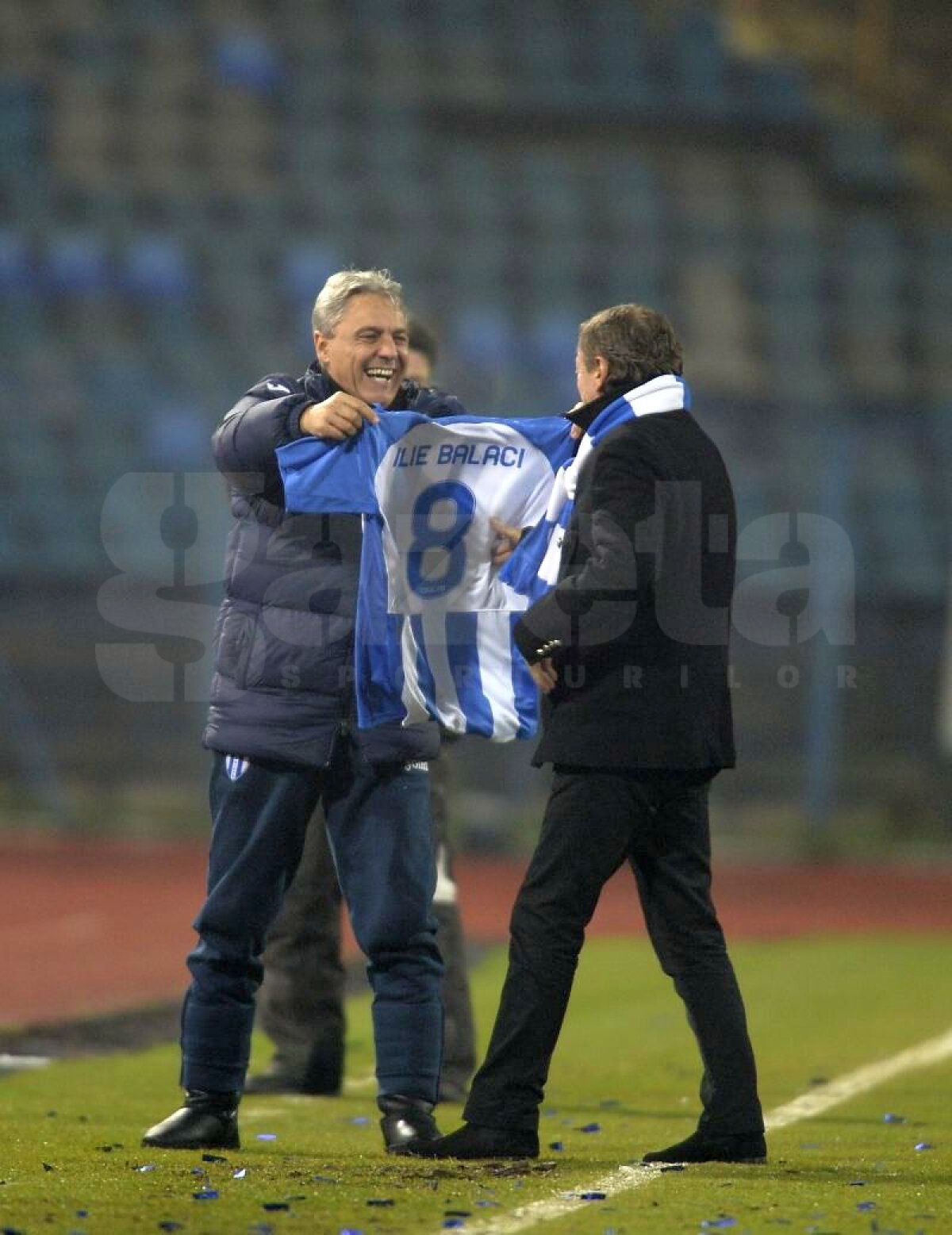 GALERIE FOTO Imagini superbe de la ultimul meci pe "Oblemenco" » Atmosferă incendiară la meciul CS U Craiova - Steaua