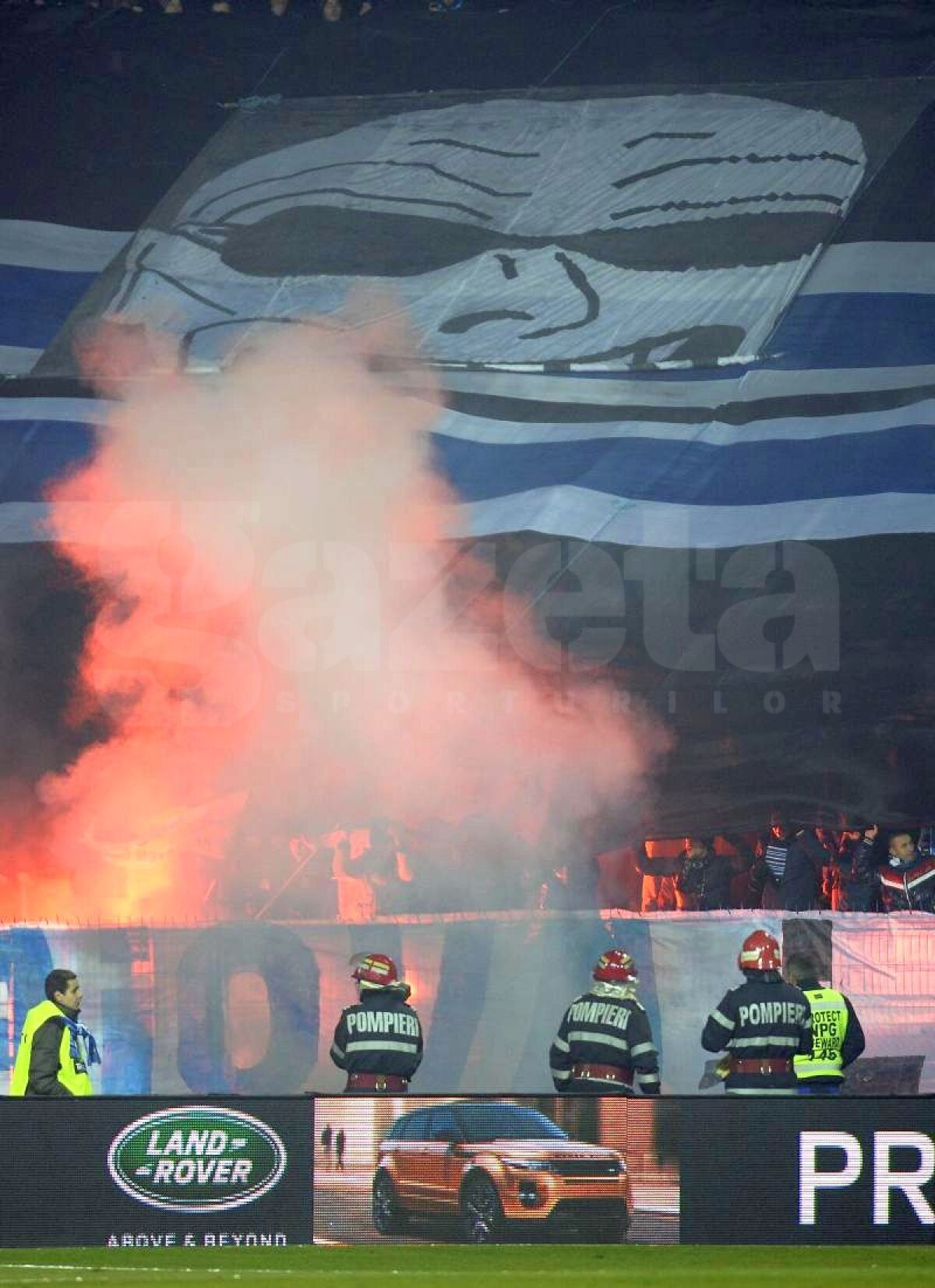 GALERIE FOTO Imagini superbe de la ultimul meci pe "Oblemenco" » Atmosferă incendiară la meciul CS U Craiova - Steaua