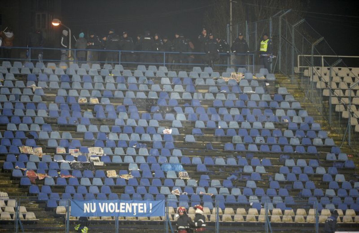 GALERIE FOTO Amintiri de pe "Ion Oblemenco" » Suporterii olteni şi-au luat suveniruri aparte de la ultimul joc împotriva Stelei