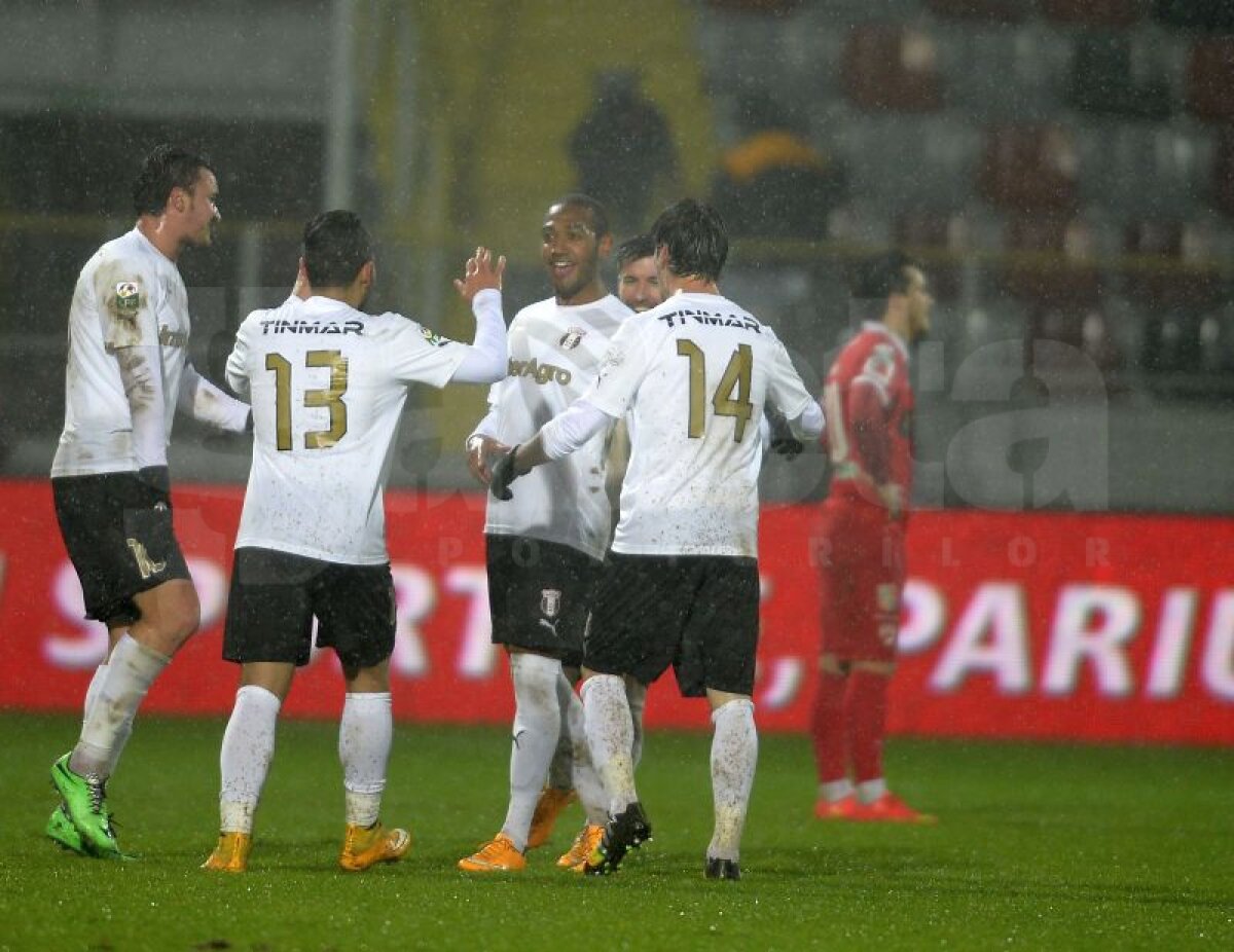 FOTO şi VIDEO Cadou otrăvit pentru Danciu » Astra a distrus-o pe Dinamo, scor 6-1