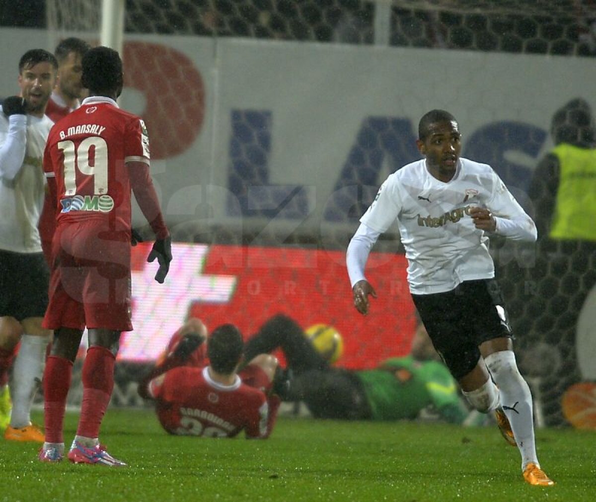 FOTO şi VIDEO Cadou otrăvit pentru Danciu » Astra a distrus-o pe Dinamo, scor 6-1