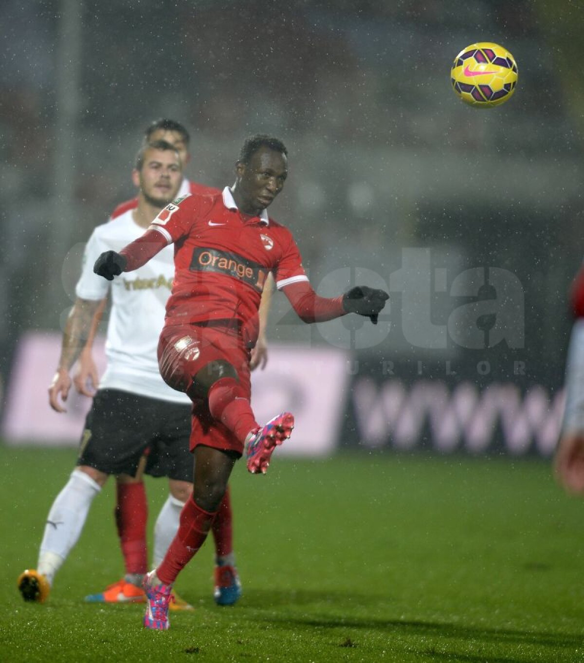 FOTO şi VIDEO Cadou otrăvit pentru Danciu » Astra a distrus-o pe Dinamo, scor 6-1