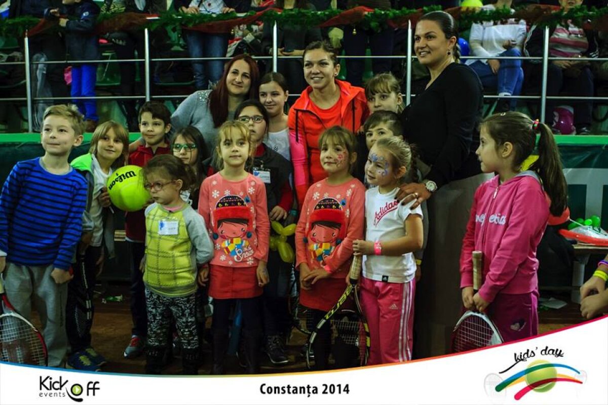 FOTO Simona Halep şi Horia Tecău, alături de copiii pasionaţi de tenis » 350 de puşti i-au «sufocat» pe cei doi tenismeni