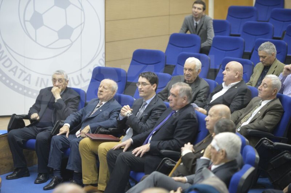 Galerie Foto » UPDATE Mircea Sandu şi Răzvan Burleanu au organizat două evenimente simultan » GSP.RO a transmis live! Iată cele mai importante momente petrecute azi