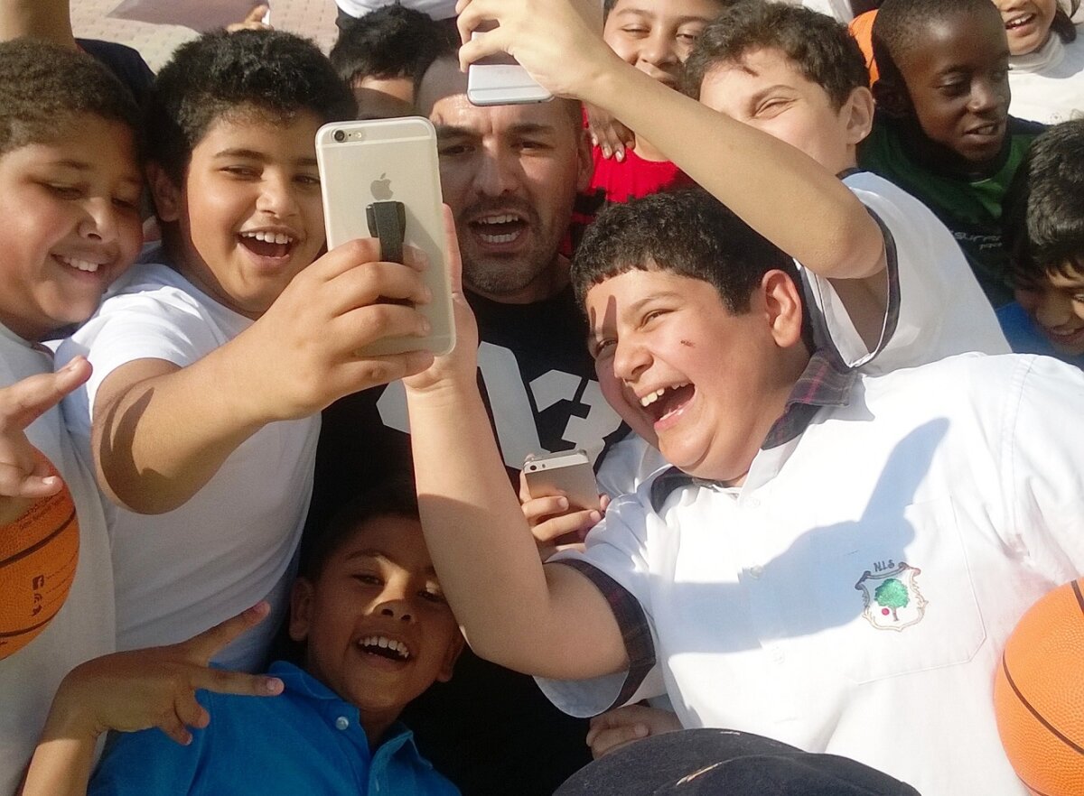 GALERIE FOTO Imaginile zilei vin din Qatar » Surpriză mare pentru baschetbaliştii români prezenţi la FIBA 3x3 All Stars!