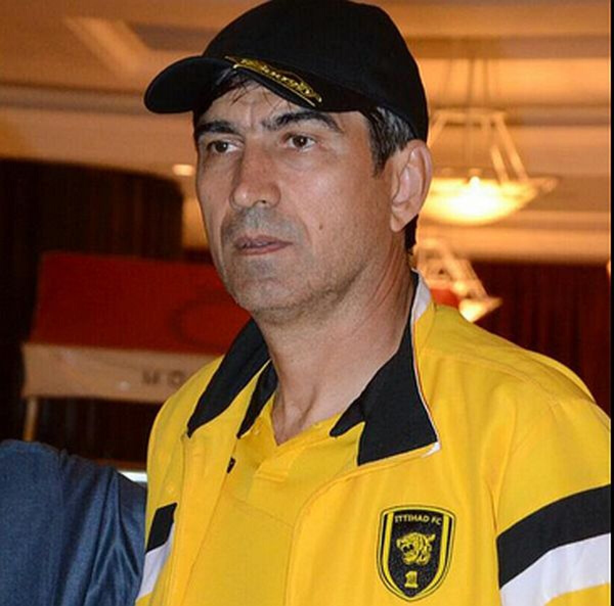 FOTO Victor Piţurcă, martorul unei imagini rar întîlnite pe stadioane » Gestul făcut de jucătorii lui Al Shabab la finalul jocului