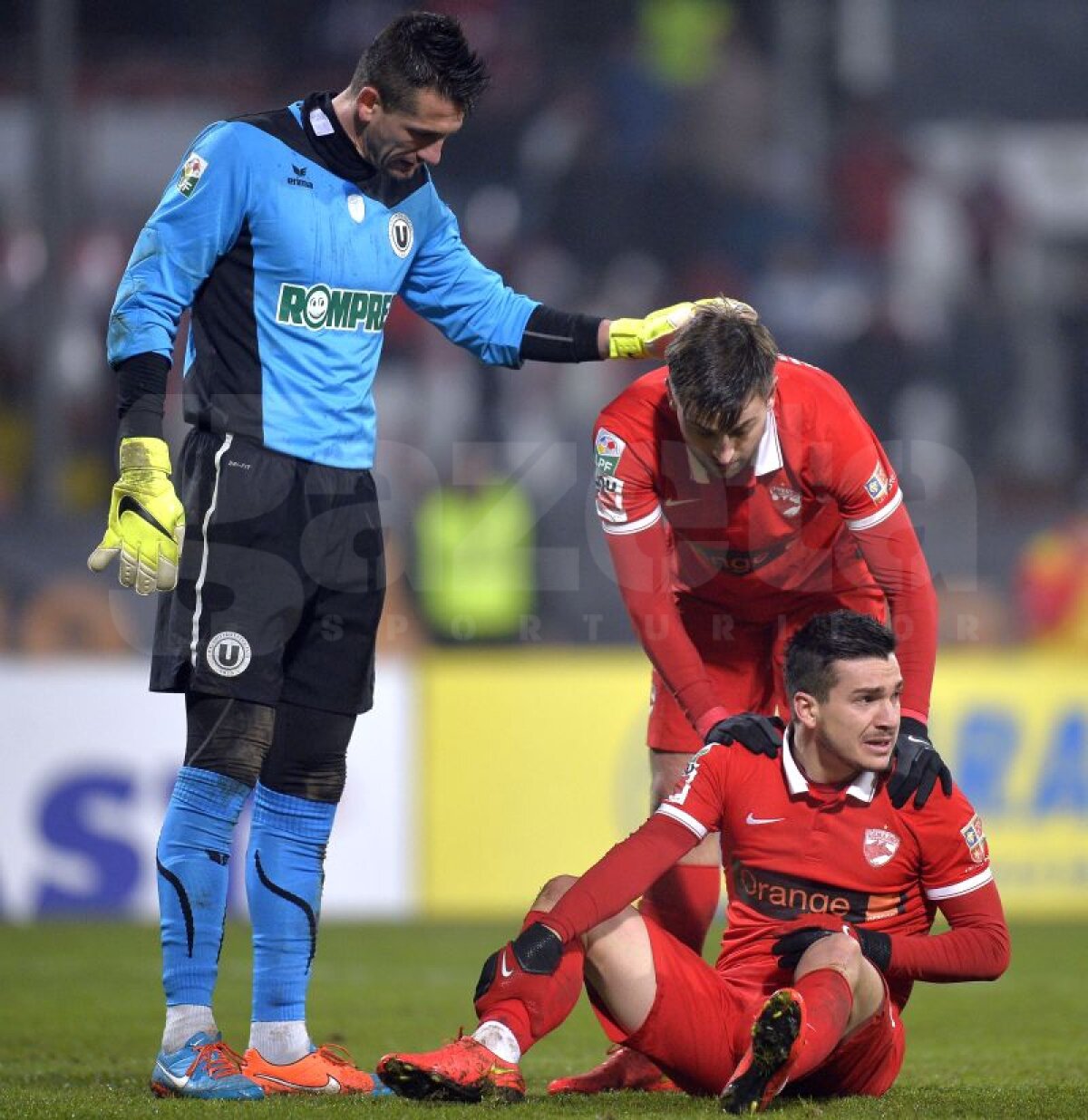 FOTO Imaginile "sferturilor" Cupei Ligii » Jucătorii lui Dinamo umiliţi de propriii suporteri