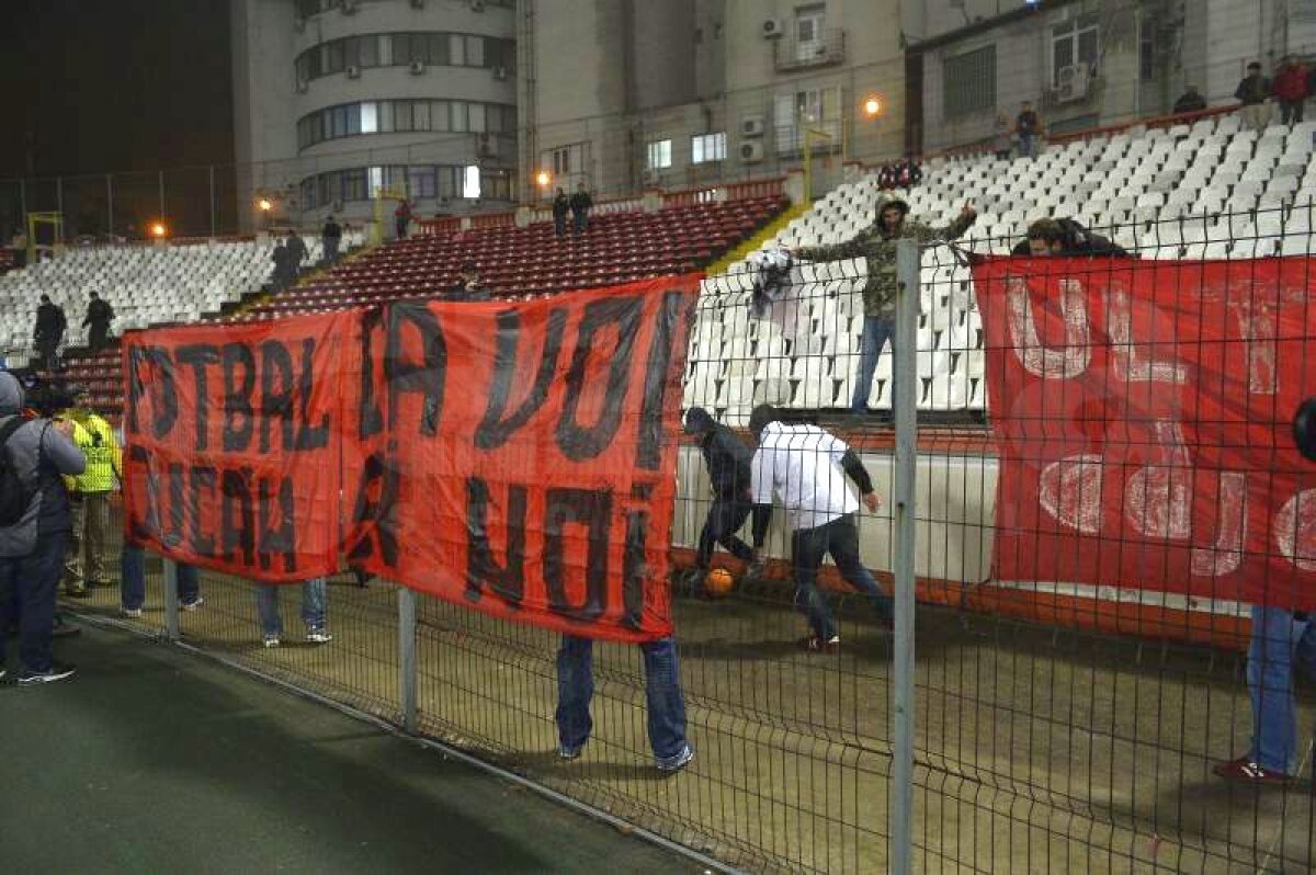 FOTO Imaginile "sferturilor" Cupei Ligii » Jucătorii lui Dinamo umiliţi de propriii suporteri