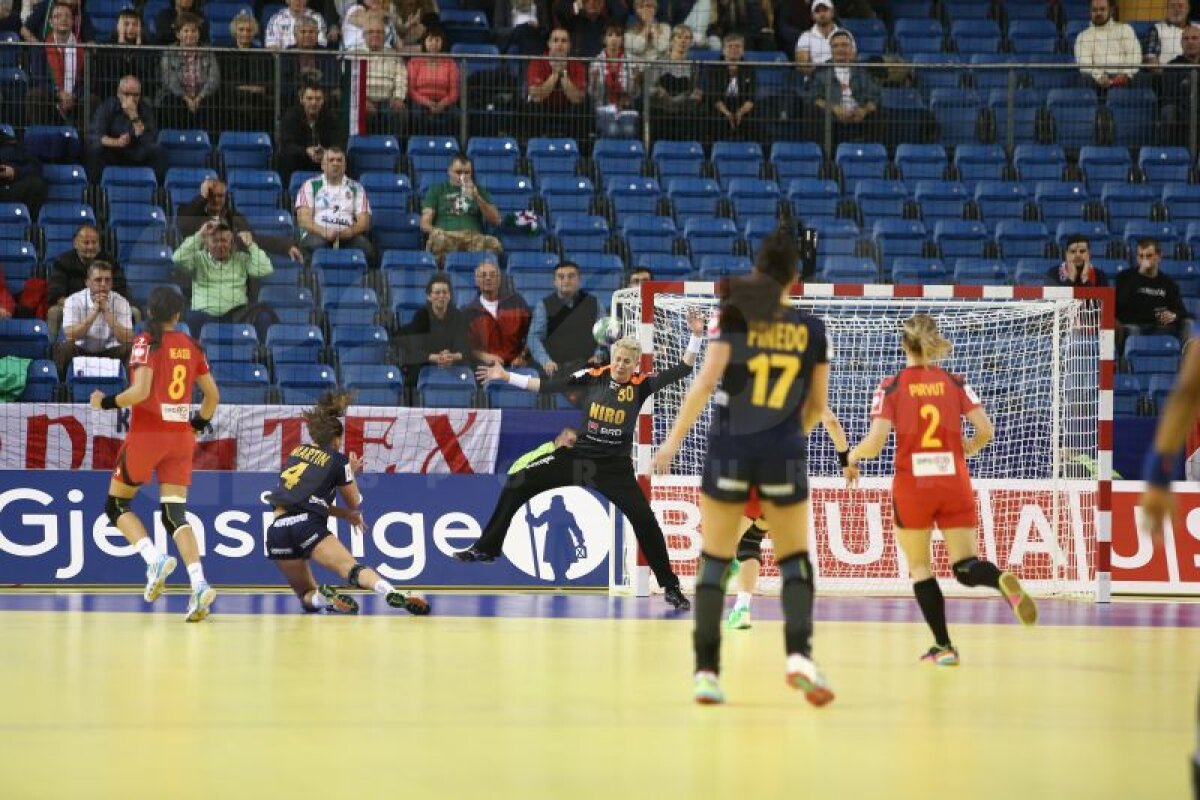 GALERIE FOTO Cît de spectaculos, dar şi cît de dur poate fi un meci de handbal! Cum au suferit fetele noastre în duelul cîştigat cu Spania, 22-20
