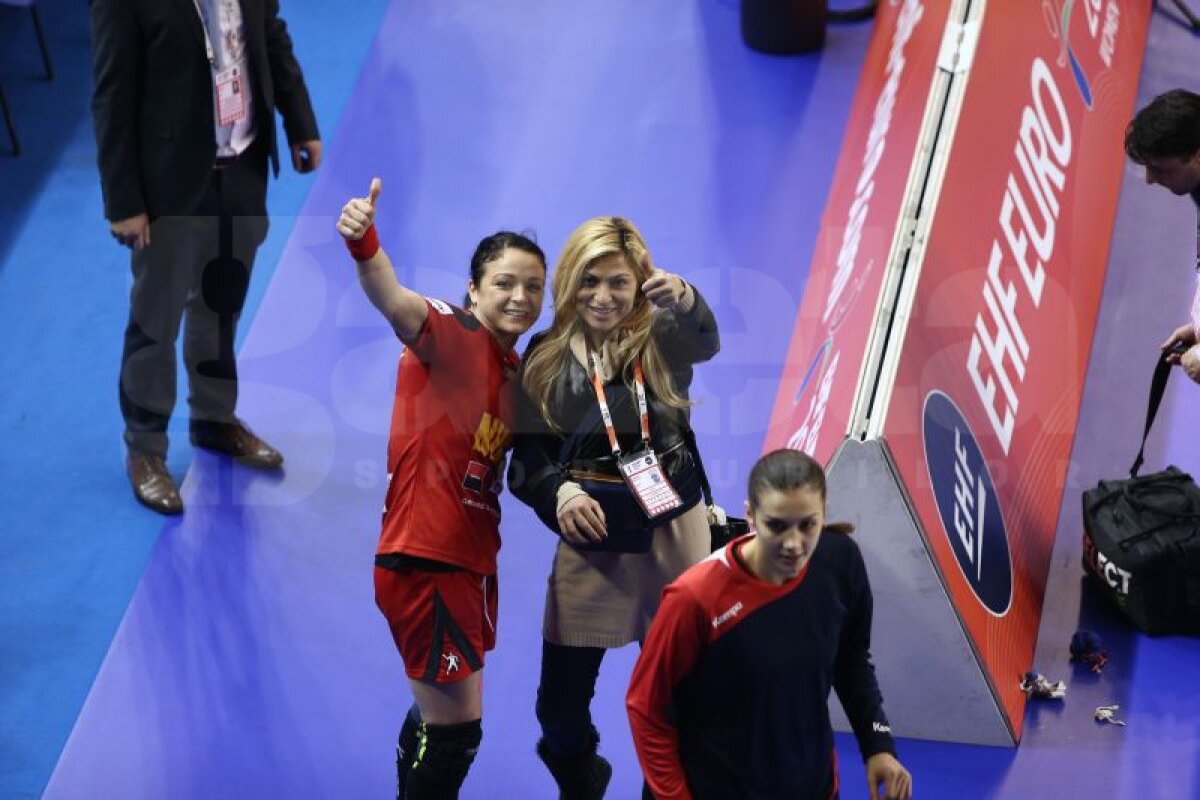 GALERIE FOTO Cît de spectaculos, dar şi cît de dur poate fi un meci de handbal! Cum au suferit fetele noastre în duelul cîştigat cu Spania, 22-20
