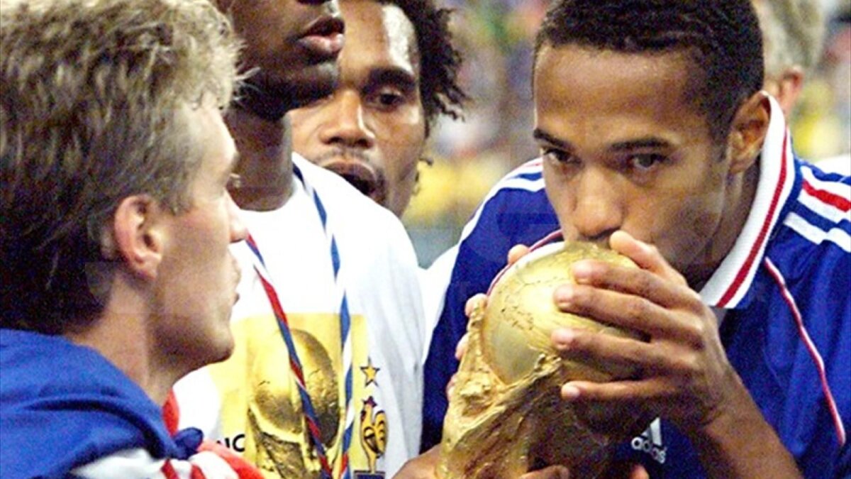 Merci, Titirez! Thierry Henry dă cariera de fotbalist pentru cea de analist la Sky Sports » Va încasa o sumă uriaşă de bani
