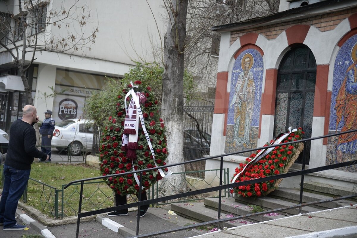FOTO Nicolae Manea a fost înmormîntat azi la Cimitirul Străuleşti II, în prezenţa a peste 300 de persoane