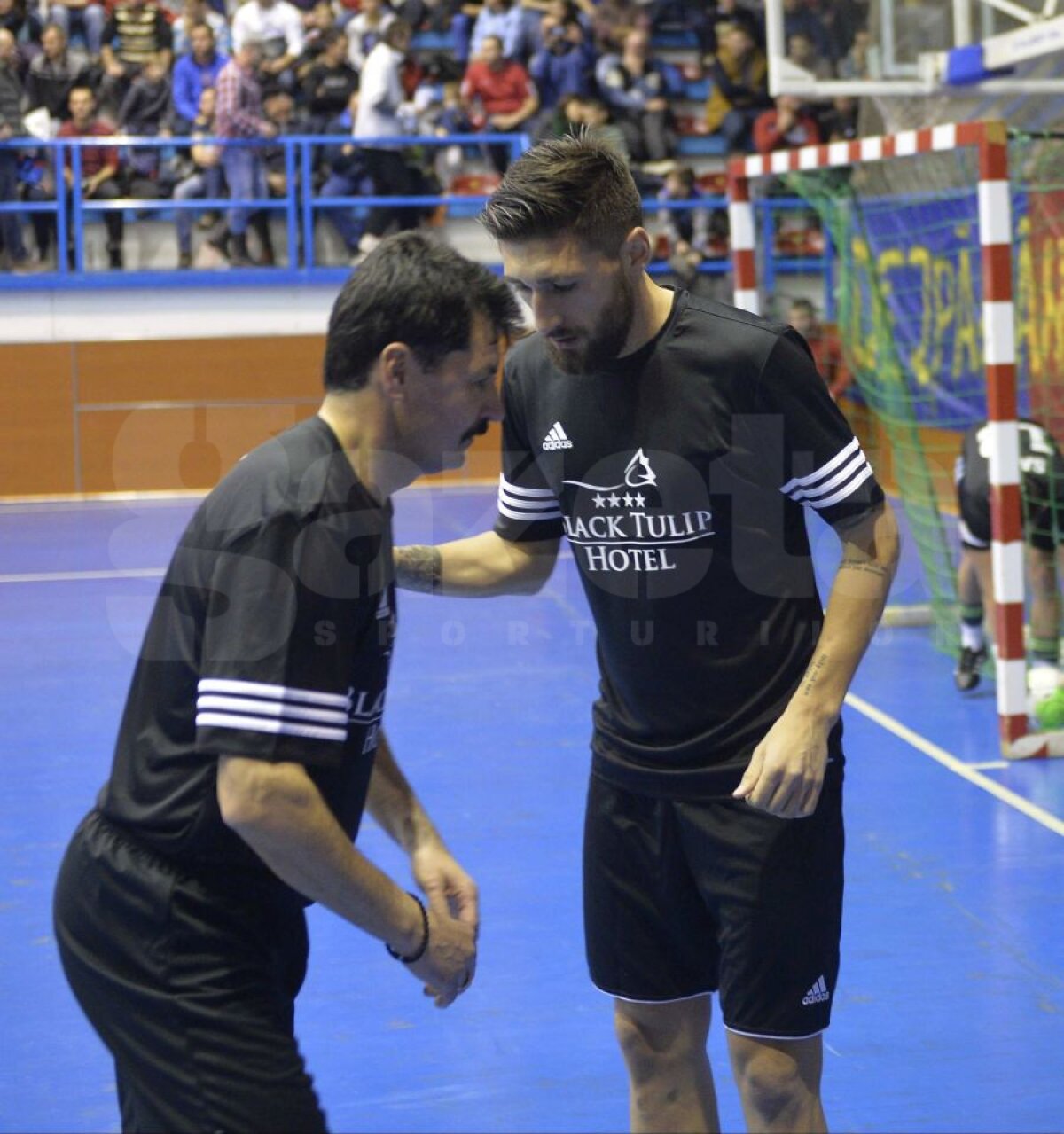 FOTO Spectacol la Dej » Paul Papp şi Claudiu Keşeru au oferit un adevărat recital pentru a ajuta financiar mai mulţi copii