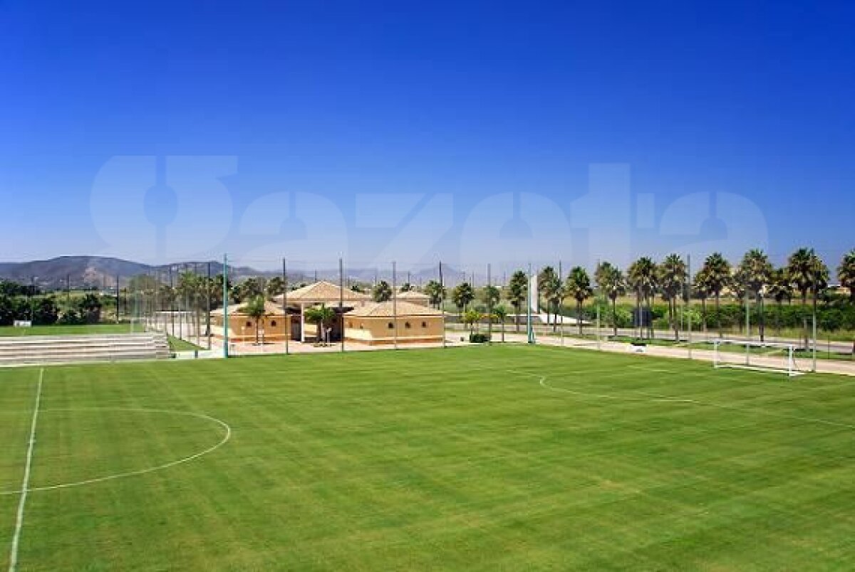 Singuri în paradis » Steaua şi-a schimbat locul de cantonament în Spania, dar nu mai găseşte adversari pentru amicale