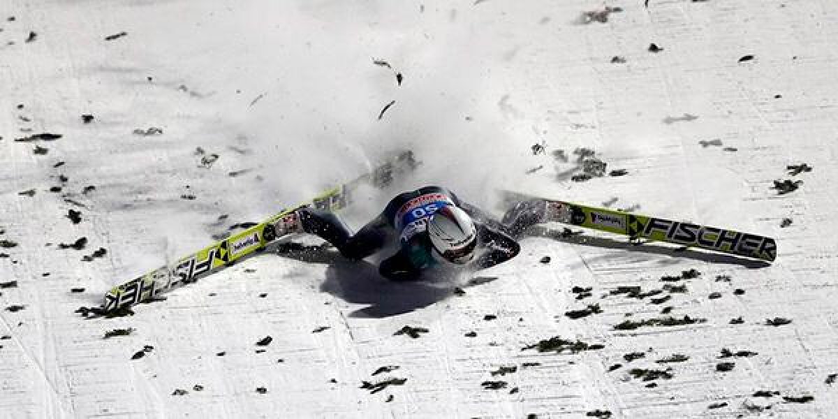 VIDEO + FOTO Momente de groază la Bischofshofen! Simon Ammann, căzătură teribilă » UPDATE: Sportivul şi-a revenit