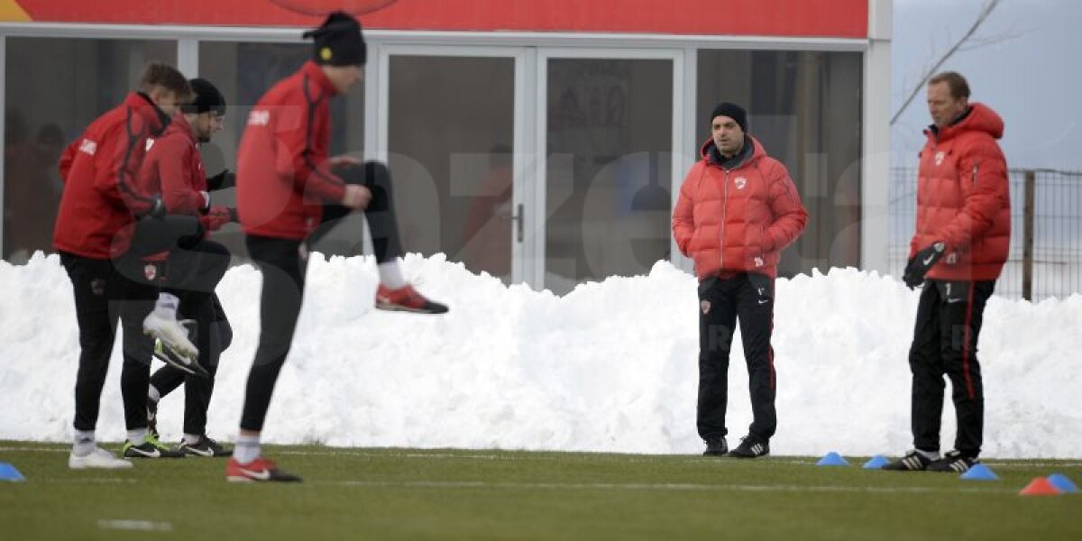 GALERIE FOTO Dinamoviştii au revenit din vacanţă » Ce jucători au lipsit de la primul antrenament al lui Mihai Teja