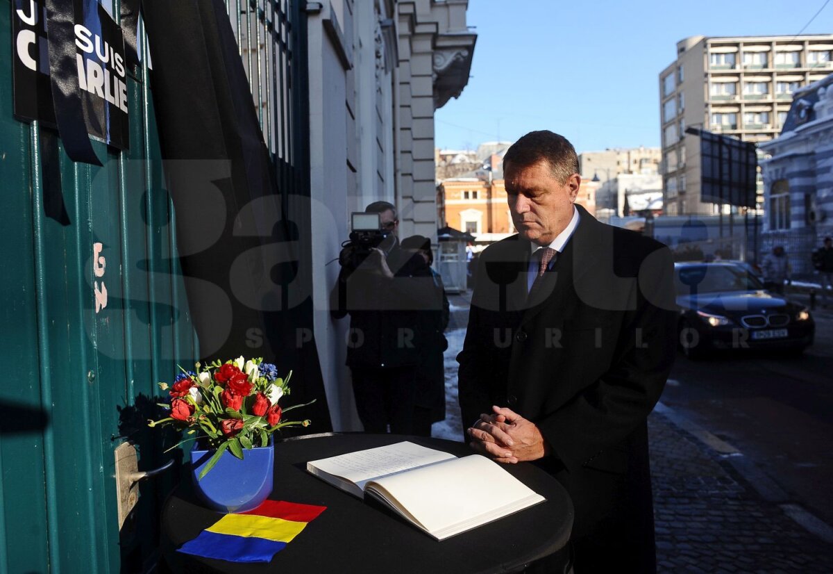 Marii antrenori din fotbal condamnă terorismul după atentatul de la Paris: "O viaţă de frică nu e viaţă"