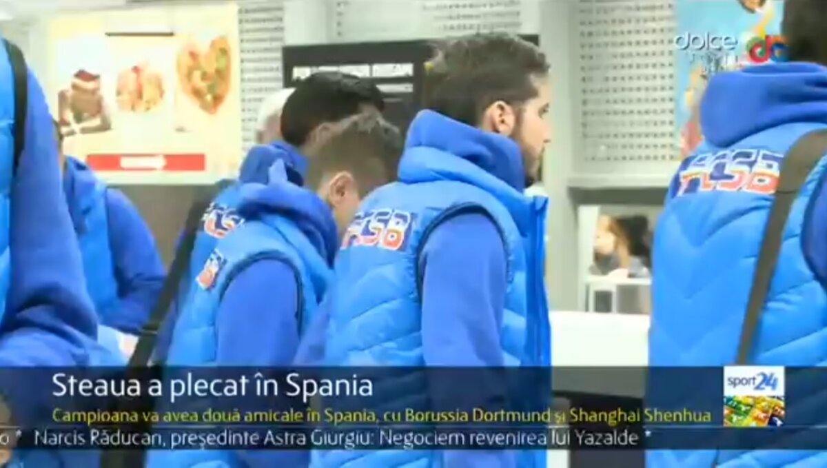 FOTO Şi "transportul" a rămas fără siglă » Steliştii au apărut la aeroport cu un autocar ce părea vandalizat