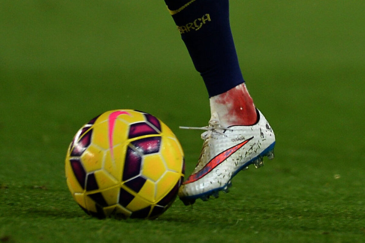 FOTO&VIDEO I-a însîngerat glezna! » Arbitrul n-a dat nimic la atacul violent al lui Gimenez la Neymar! :O