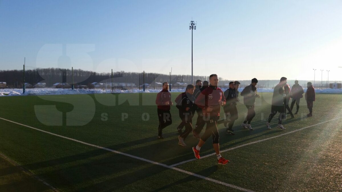 FOTO Rapid s-a reunit astăzi! Cîţi jucători a avut Cristi Pustai sub comandă