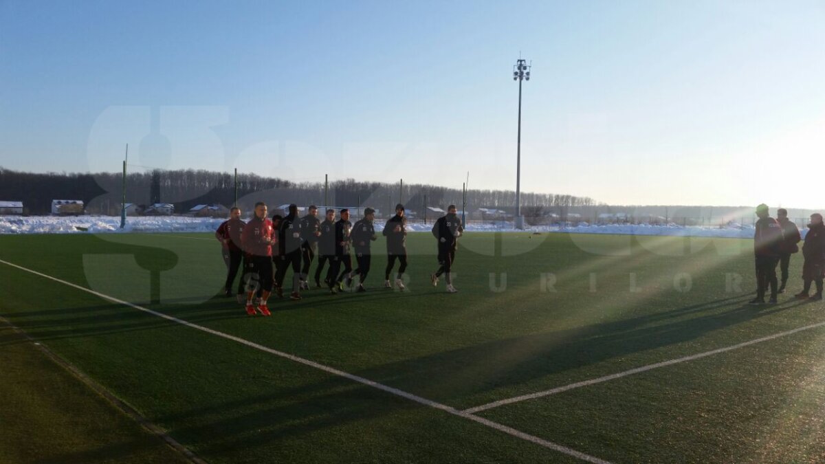 FOTO Rapid s-a reunit astăzi! Cîţi jucători a avut Cristi Pustai sub comandă