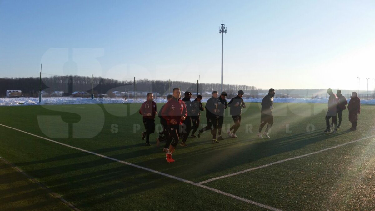 FOTO Rapid s-a reunit astăzi! Cîţi jucători a avut Cristi Pustai sub comandă