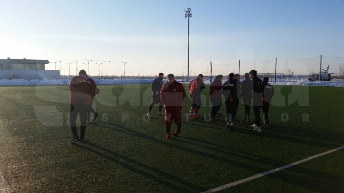FOTO Rapid s-a reunit astăzi! Cîţi jucători a avut Cristi Pustai sub comandă