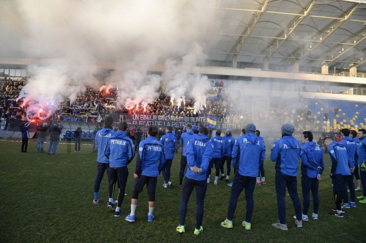 FOTO Mircea Rednic a început ieri al doilea mandat pe banca "lupilor", cu 2.000 de fani în tribune: "Petrolul nu se refuză"