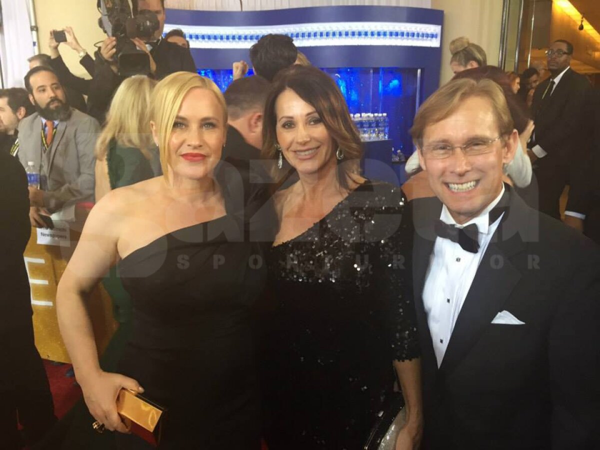FOTO Like pentru Nadia » Actori renumiţi au dorit să se pozeze alături de Nadia Comăneci la Globurile de Aur