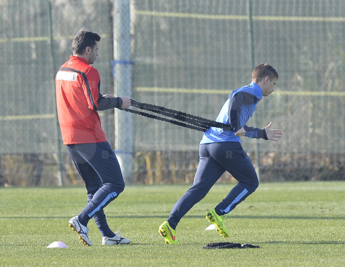 Politica de transferuri a Stelei în două imagini » Greu la deal!