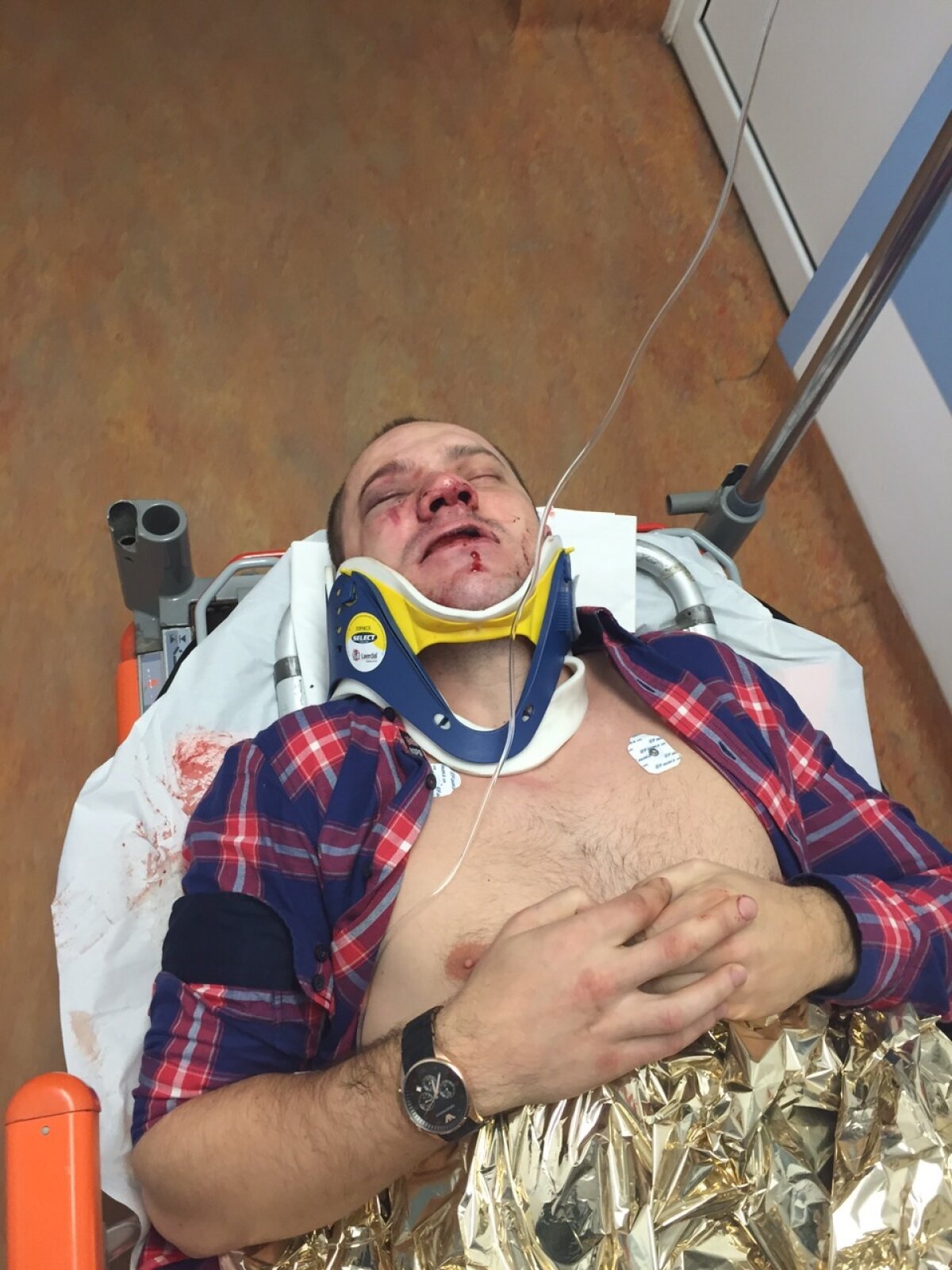 VIDEO Lupte de stradă la Vaslui » Doi sportivi de la CS "Viitorul" au băgat doi tineri în spital! Unul e în stare gravă!