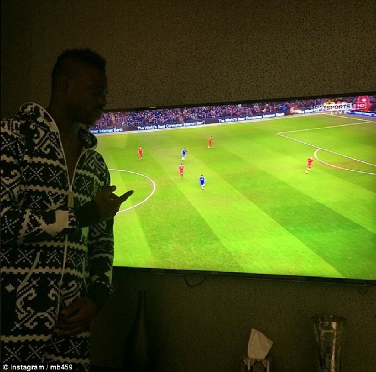 FOTO Liverpool a remizat cu Chelsea în prima manşă a Cupei Ligii Angliei » Ce făcea Mario Balotelli în timpul meciului