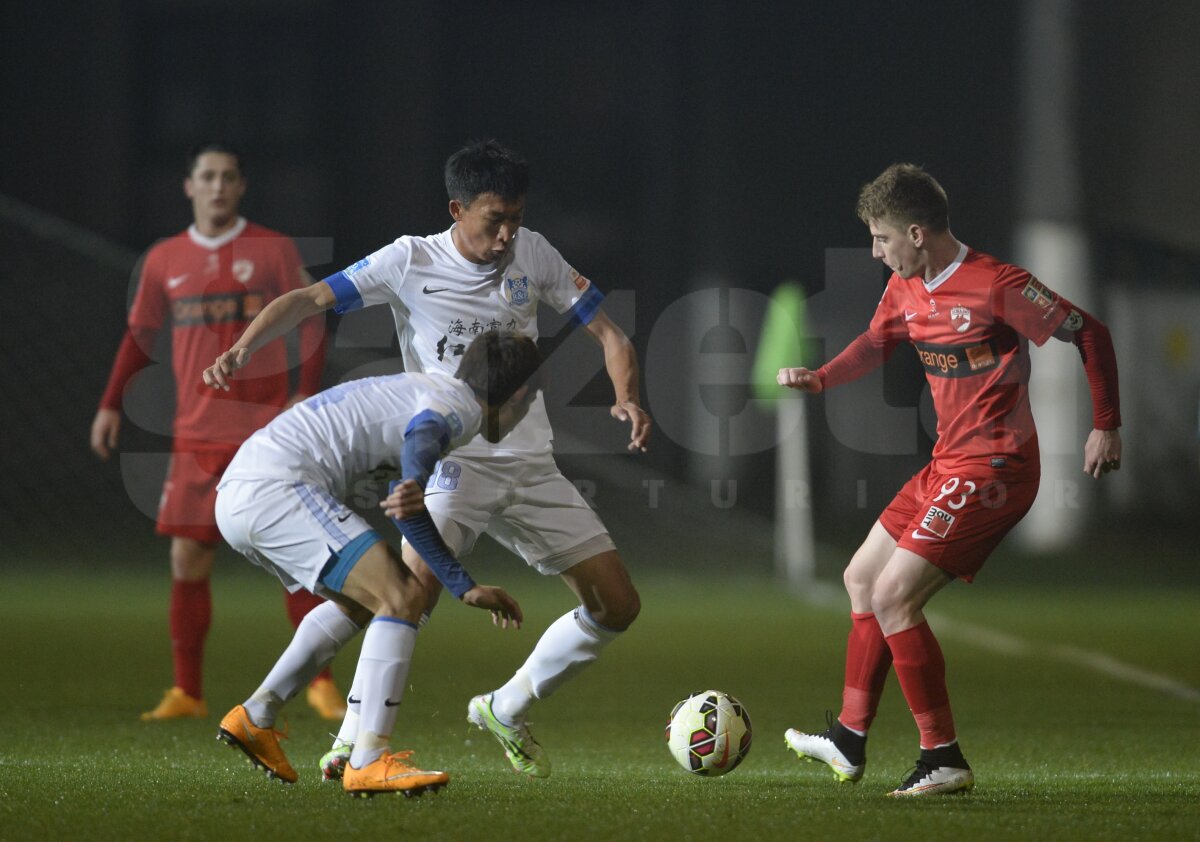 FOTO Dinamo - Guangzhou R&F 1-3 » "Cîinii" lui Mihai Teja au pierdut în urma unor grave erori în defensivă