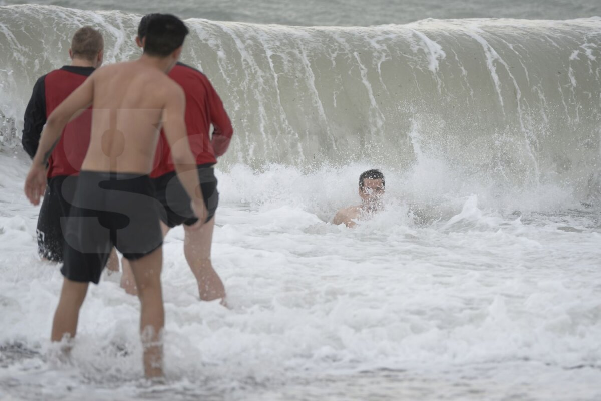 FOTO Wrestling cu valurile » Clujenii lui George Ogăraru s-au întărit pentru retur în apele Mediteranei